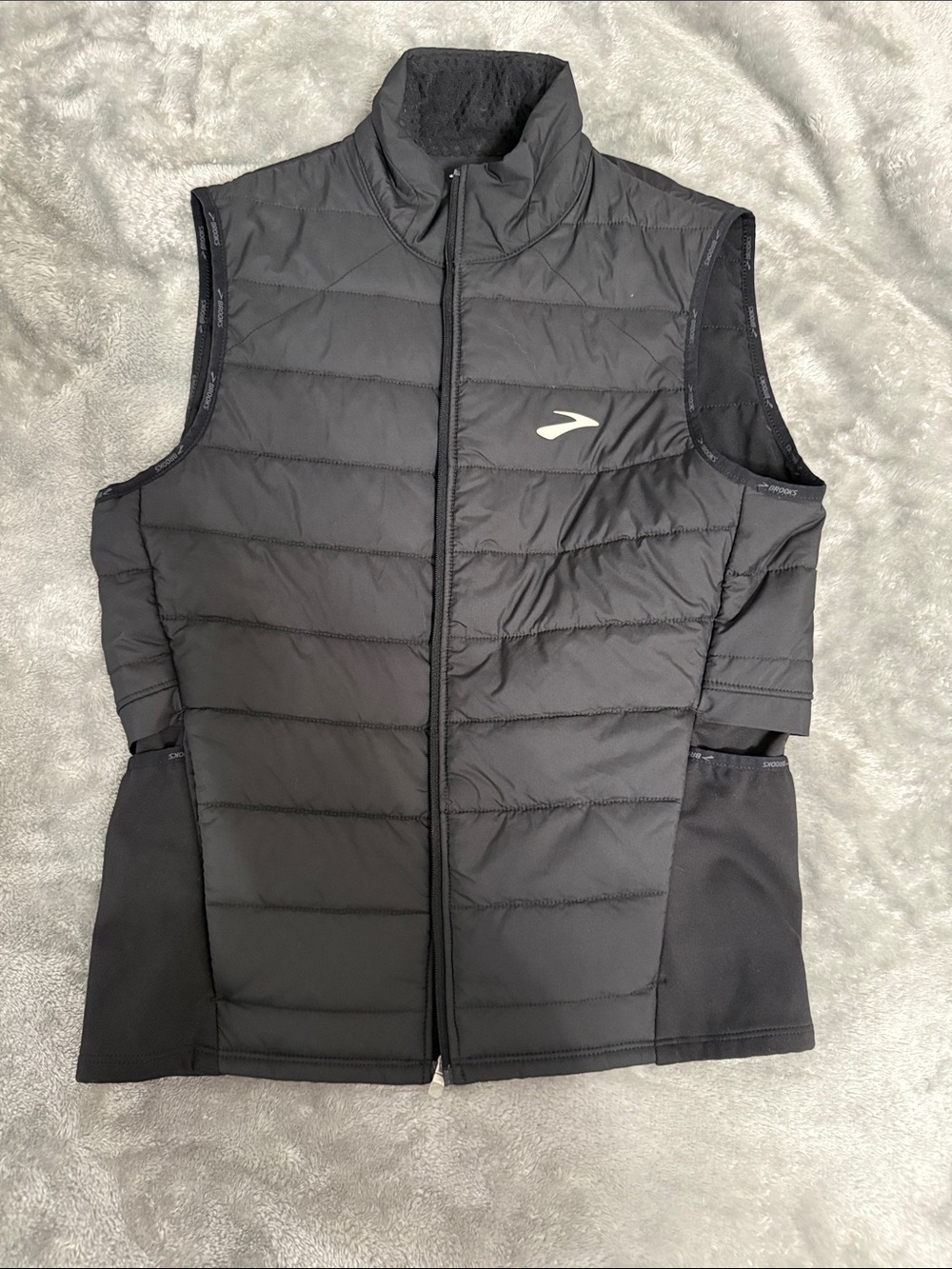 Brooks Black Quilted Sleeveless Running Vest